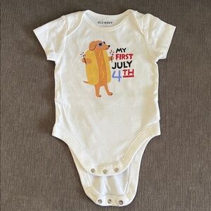 Old Navy White July 4th Baby Onesie Size 6-12 Months